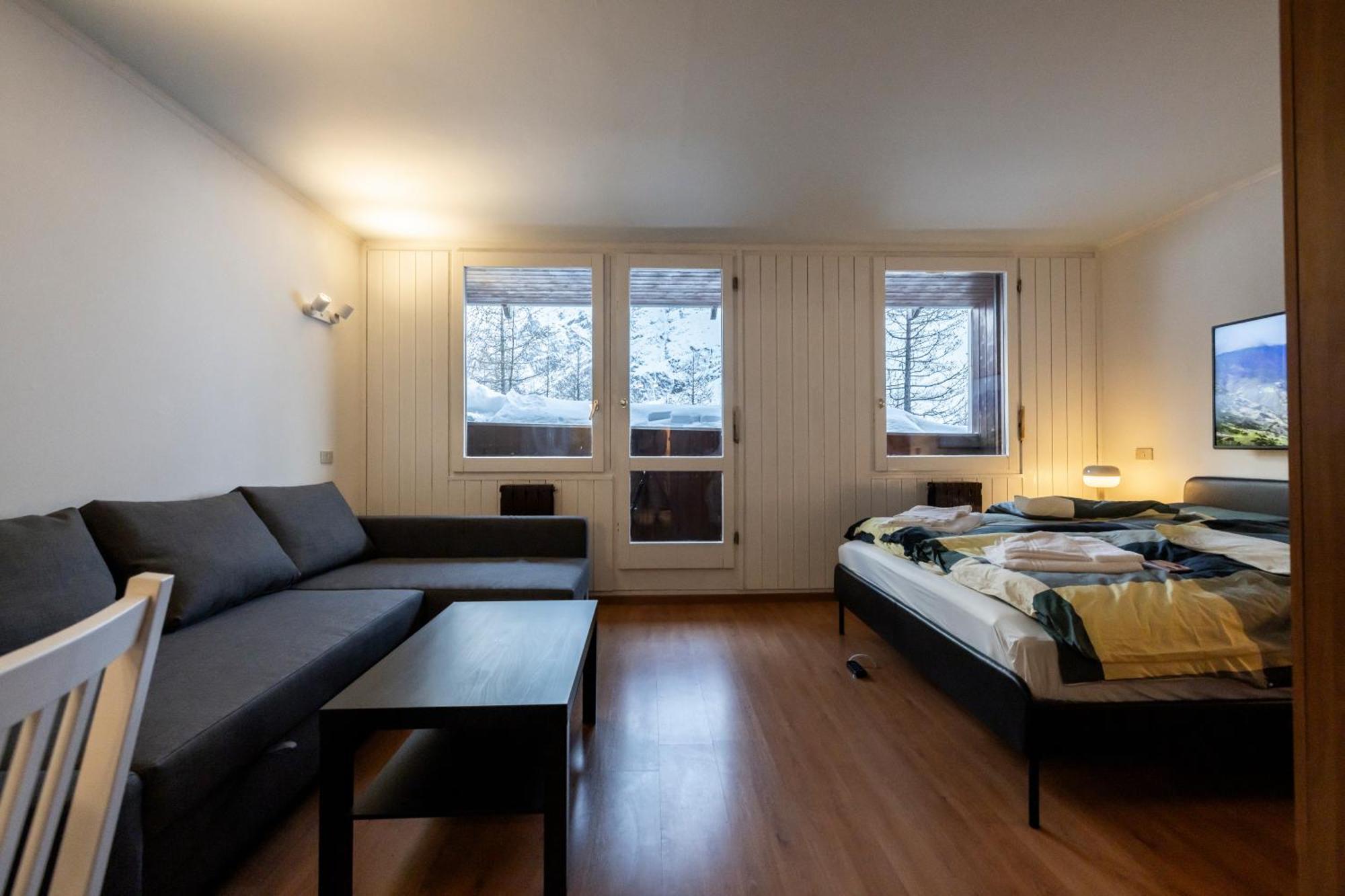 Erikzang - Cervinia Ski In Ski Out Apartments เบรยล์-แชร์วิเนีย ภายนอก รูปภาพ