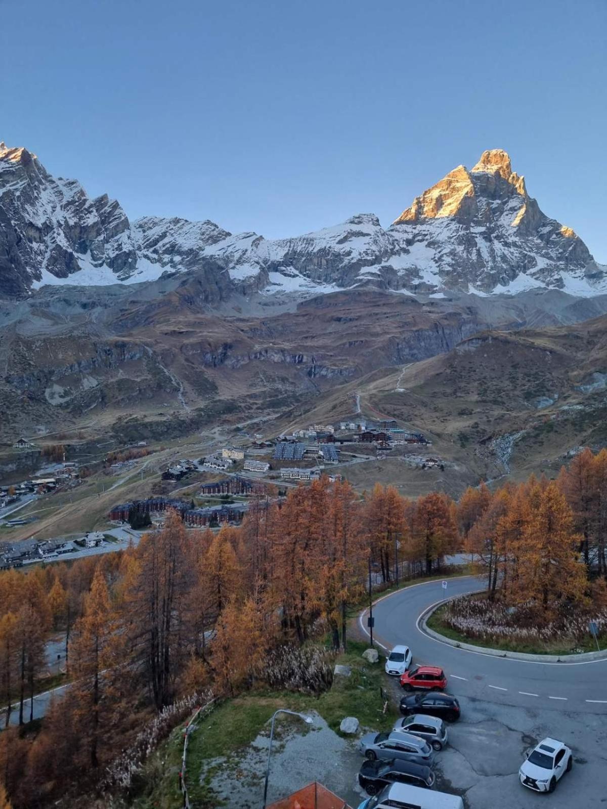 Erikzang - Cervinia Ski In Ski Out Apartments เบรยล์-แชร์วิเนีย ภายนอก รูปภาพ